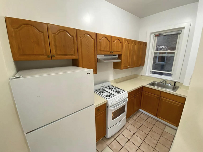 Kitchen - 22 Brighton Ave