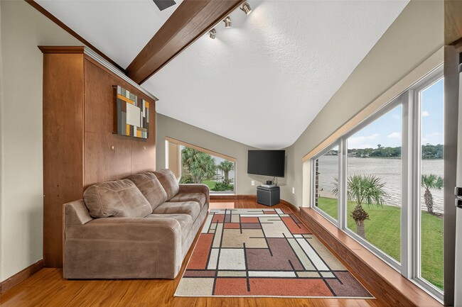 Building Photo - 1623 Lake Arbor Dr