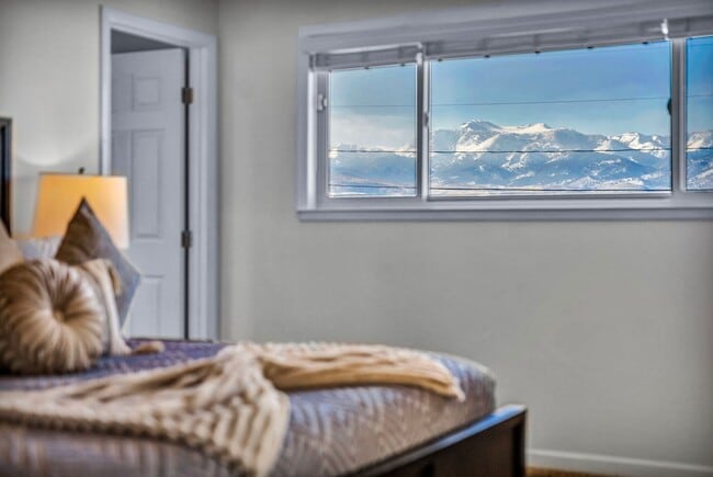 Building Photo - FULLY FURNISHED MOUNTAIN VIEW RETREAT with HOT TUB, RV PARKING & NO HOA