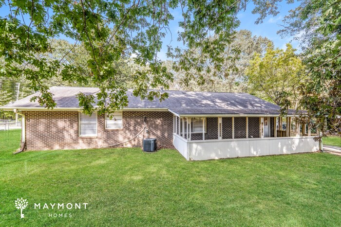 Building Photo - 77 Oakwood St