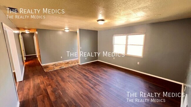 Building Photo - 1073 Leeward Dr