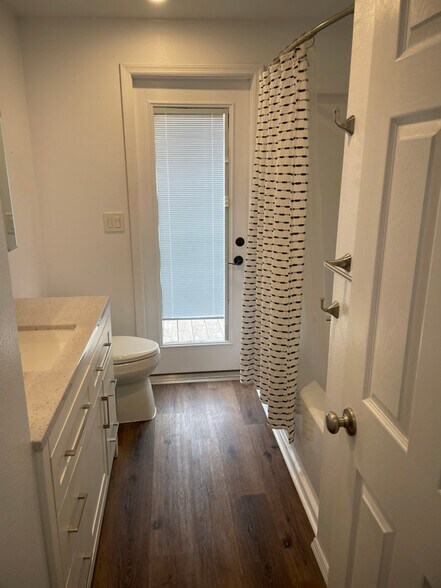 Building Photo - 2109 4th Ave N