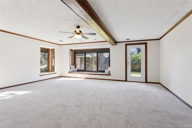Building Photo - 205 River Rd