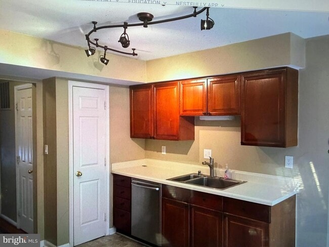 Building Photo - 6236 Walkers Croft Way