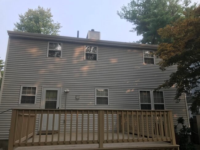 Building Photo - 16 Bowstring Way