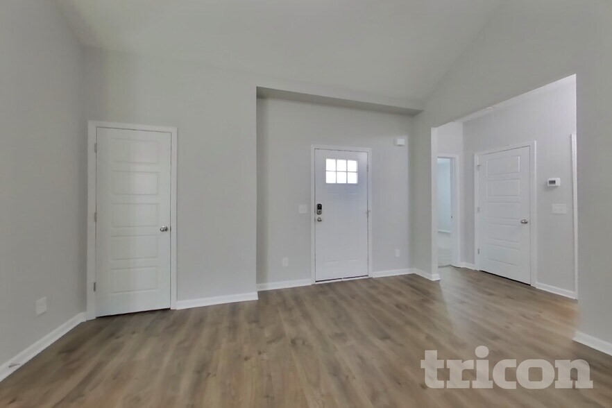 Building Photo - 713 W Coker Way