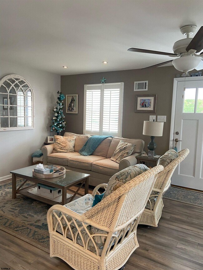 Building Photo - 9103 Amherst Ave