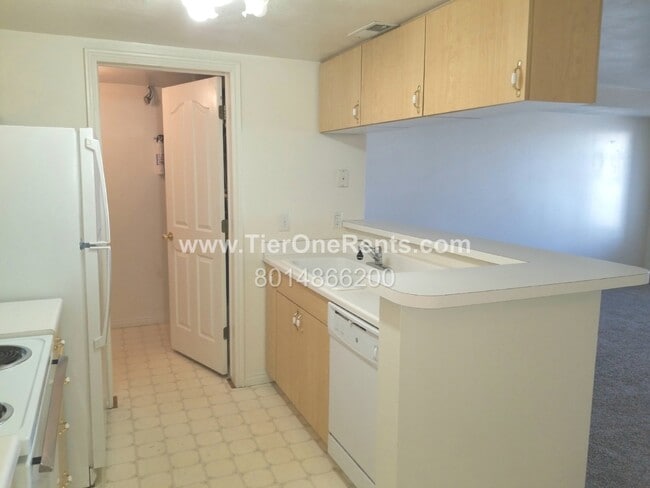 Building Photo - No deposit option for qualified renters