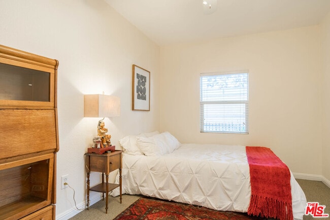 Building Photo - 1809 W 37th Pl