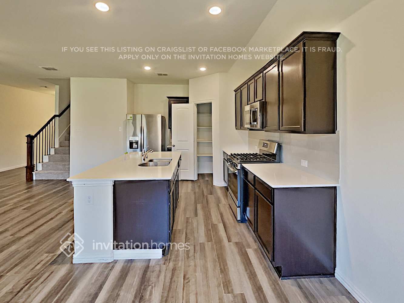 Building Photo - 1341 Rembrandt Dr