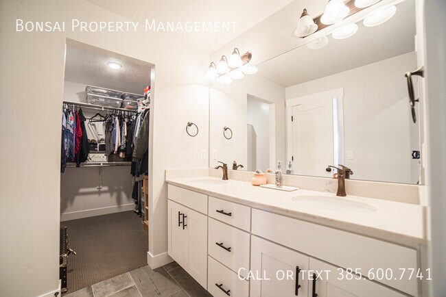 Building Photo - 6189 Birch Run Rd