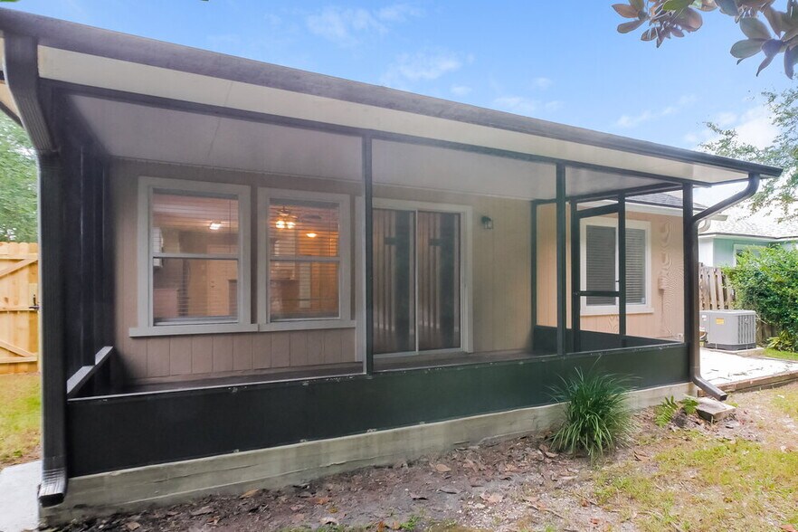 Building Photo - 820 Wynfield Cir
