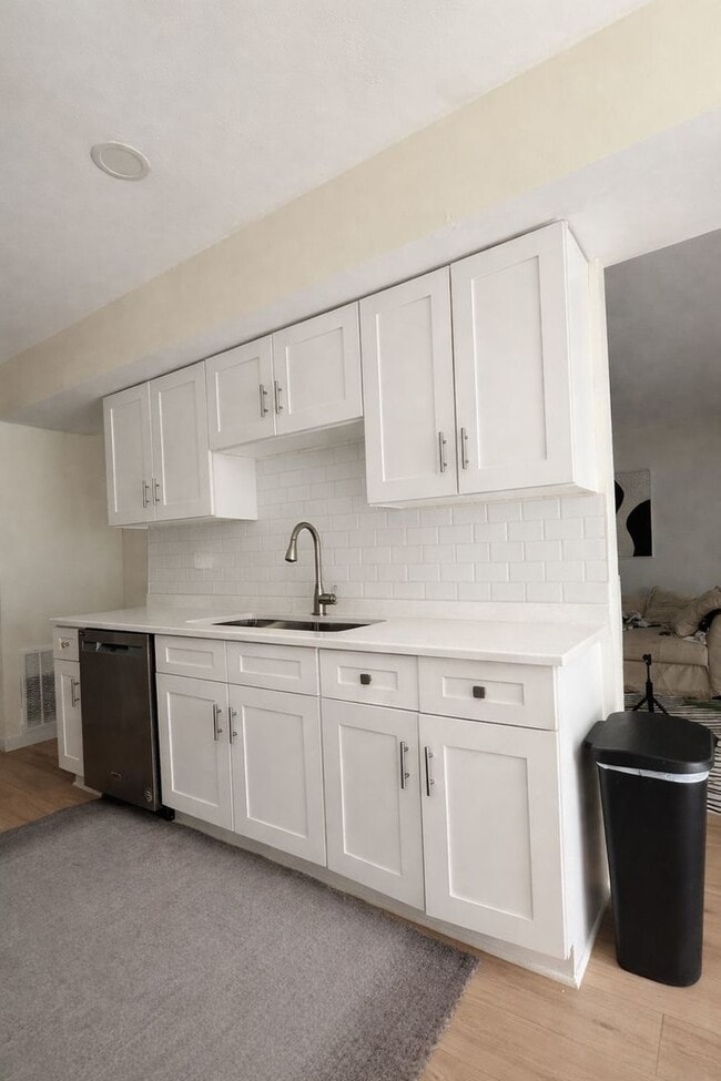 Building Photo - 463 Kennedy Pl