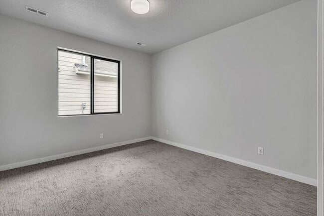 Building Photo - Effortless Elegance: Discover Your Ideal 2 Bedroom, 2 Bath Sanctuary