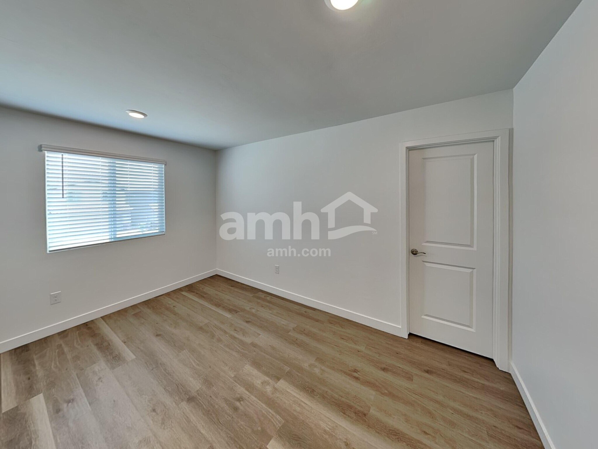 Building Photo - 9677 N Rancho Lozano