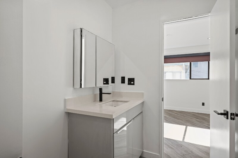 Building Photo - 5667 La Mirada Ave