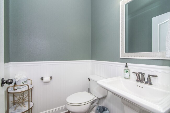 Building Photo - 8114 Champions Forest Way