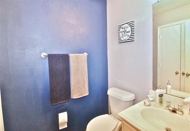 Building Photo - 1804 Elm Shadow Dr