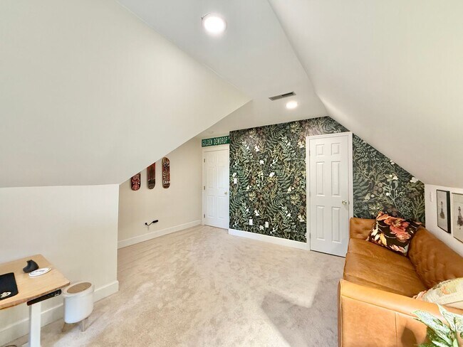 Building Photo - Luxurious 4BD, 3.5BA North Raleigh Home with a Heated Four Seasons Room, Large Bonus Space, and F...