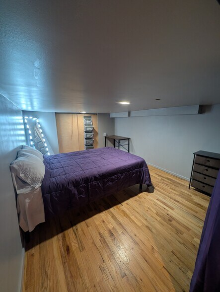 den - 518 Gregory Ave