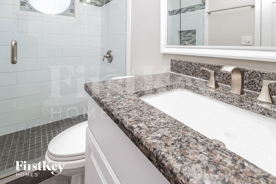 Building Photo - 518 Whittingham Pl