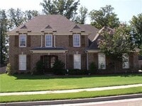 Building Photo - 1633 Stable Run Dr