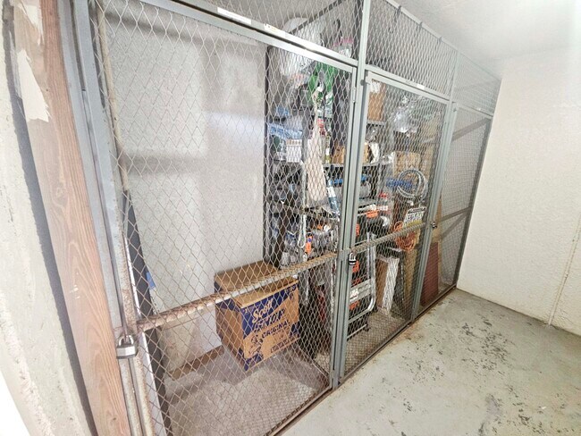 Building Photo - 14747 Cumberland Dr