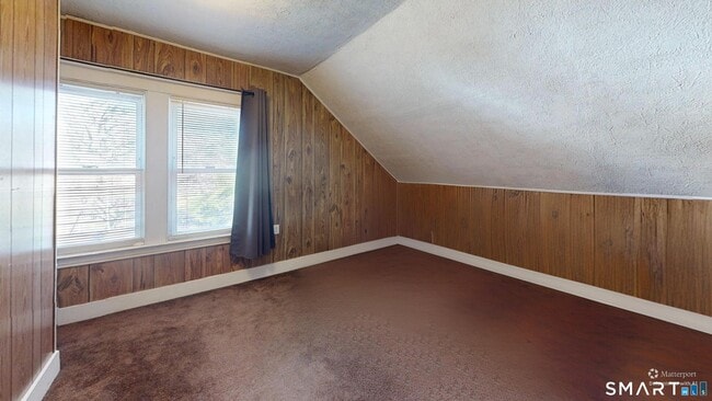 Building Photo - 17 Landin St