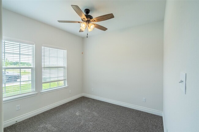 Building Photo - 8202 Grant Ln