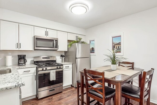 Building Photo - 413 S Ohio Ave