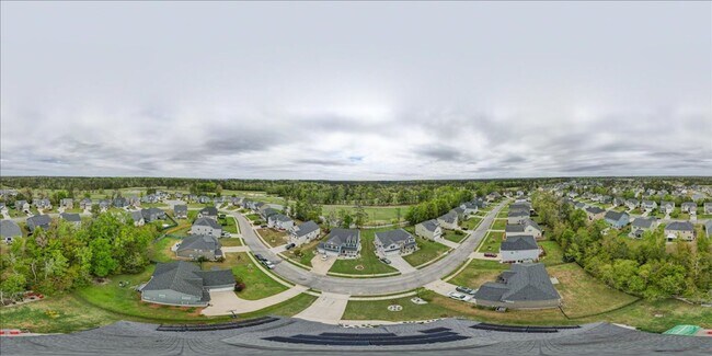 Building Photo - Welcome to Your Ideal Home: Where Luxury a...