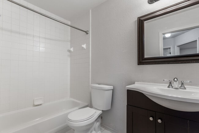 Building Photo - 5700 SE 87th St