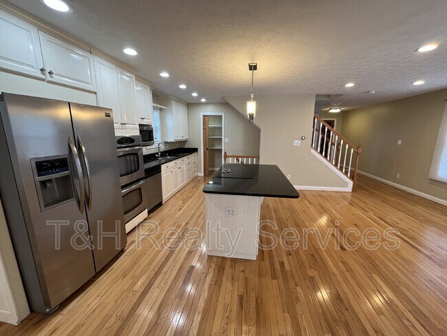 Building Photo - 2059 Ruckle St