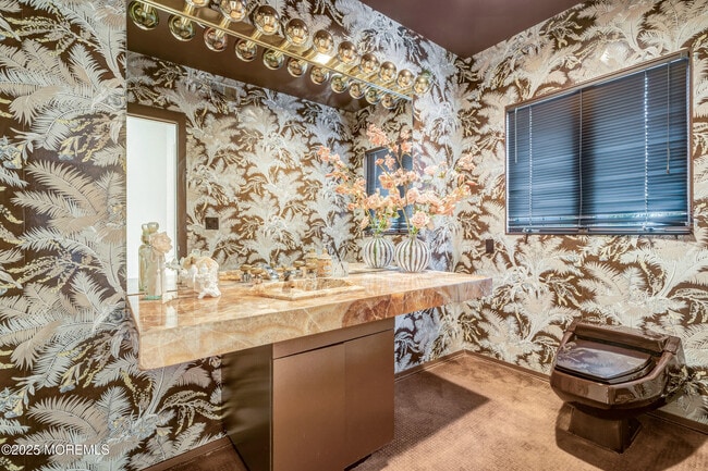 Building Photo - 19 Parker Ave