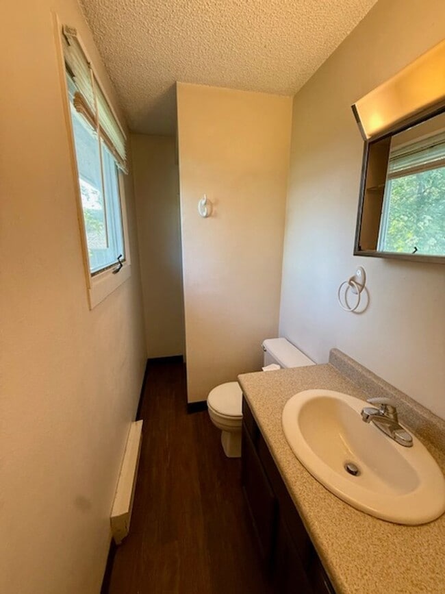 Building Photo - 3 Bedroom, 2 Bathroom Duplex- 5 minute walk from MSU - Flexible Lease Terms - 6 Months, 9 Months ...