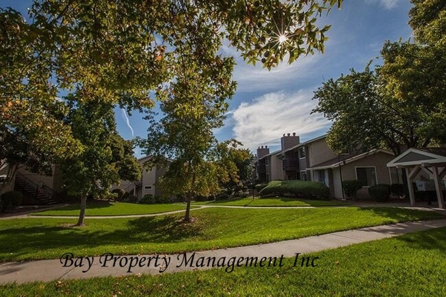 Primary Photo - **Beautiful 2-Bedroom Condo in the gated L...
