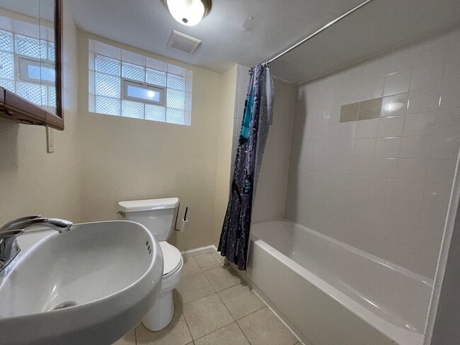 Building Photo - 5233 Anthony St