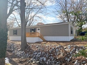 Building Photo - 52 Sutherland Ln SW