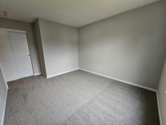 Building Photo - 5622 Blandon