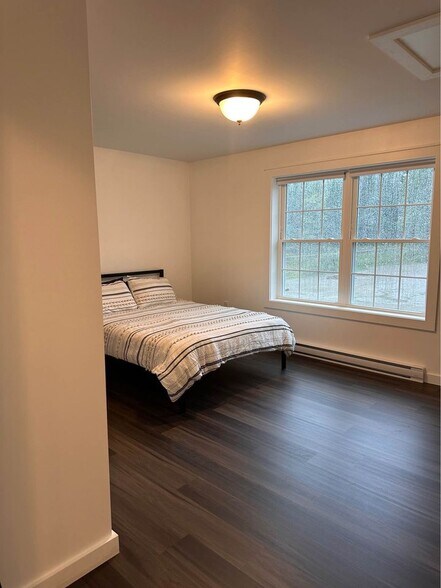 bedroom 1 - 137 Lebanon Rd