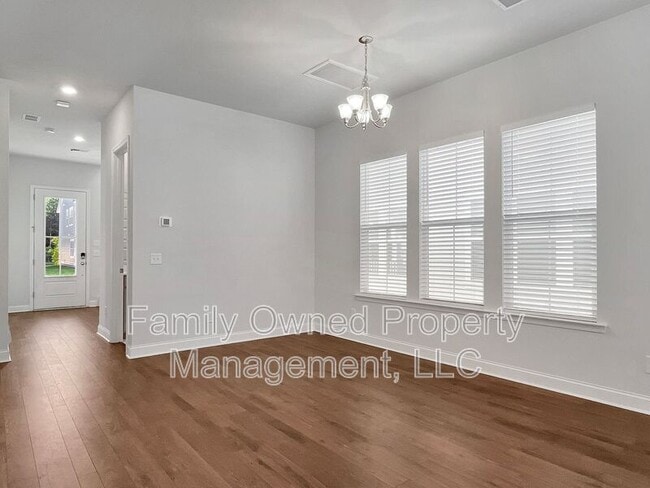 Building Photo - 420 W Respite Ln