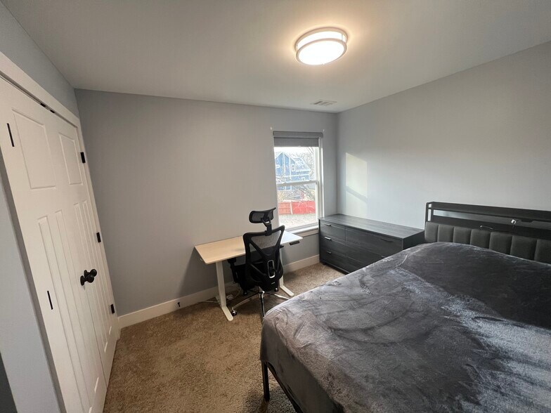 Building Photo - 528 Stevenson St