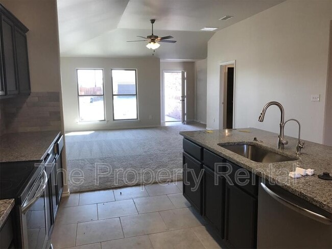 Building Photo - 1605 Wrangler Ln