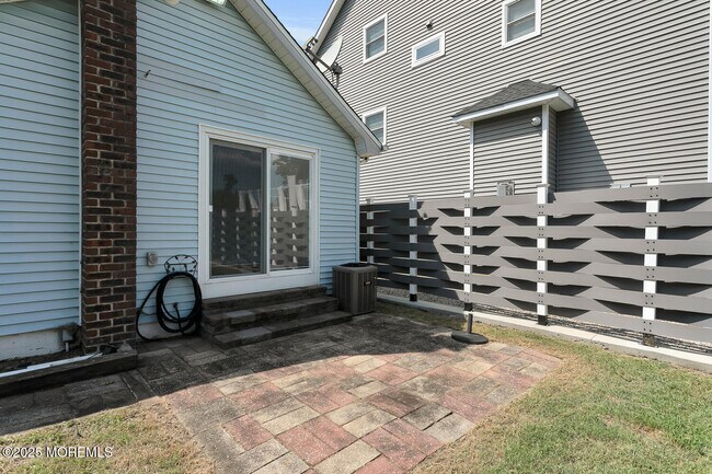 Building Photo - 663 Monmouth Ave