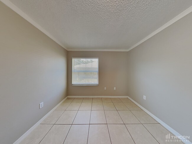 Building Photo - 24 Pineland Ln