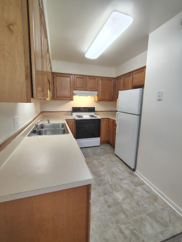 Building Photo - 600 Reusens Rd