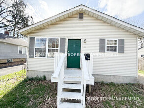 Building Photo - 1118 Hammel St