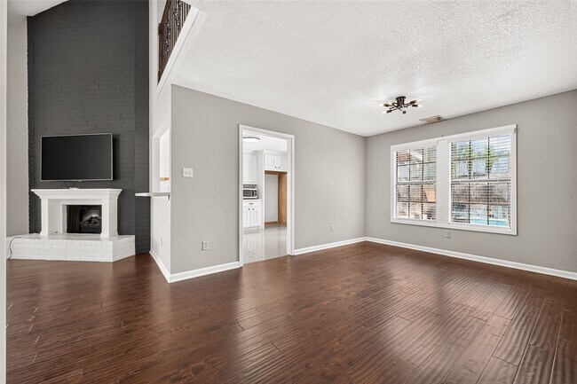 Building Photo - 6419 Paso Del Sol Dr