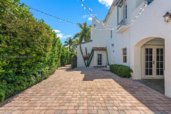 Building Photo - 375 Plymouth Rd