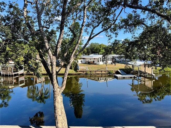 Building Photo - 9205 Tudor Dr